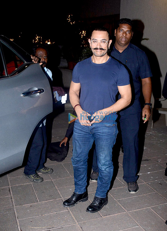Aamir Khan snapped in Bandra Aamir Khan snapped in Bandra