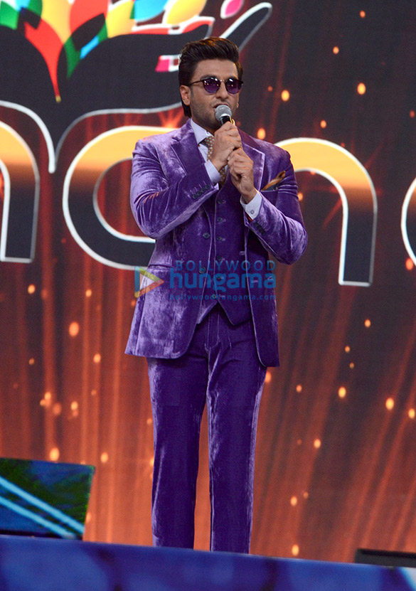 aamir shah rukh amitabh deepika grace umang 2018 11