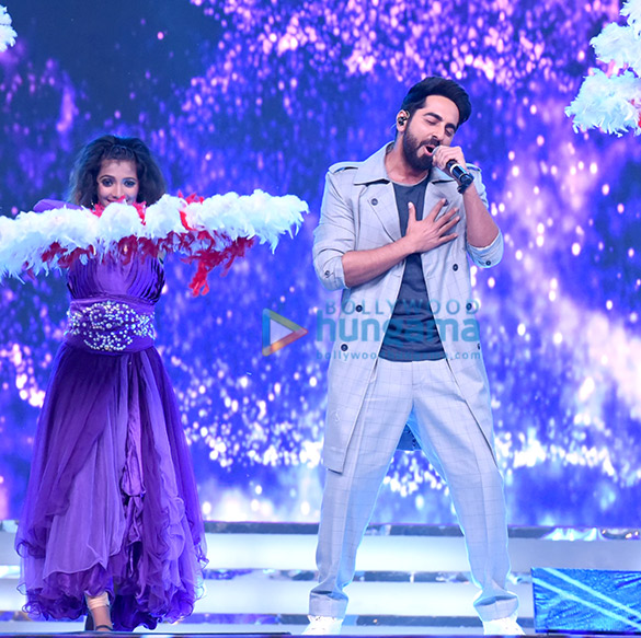 aamir shah rukh amitabh deepika grace umang 2018 15