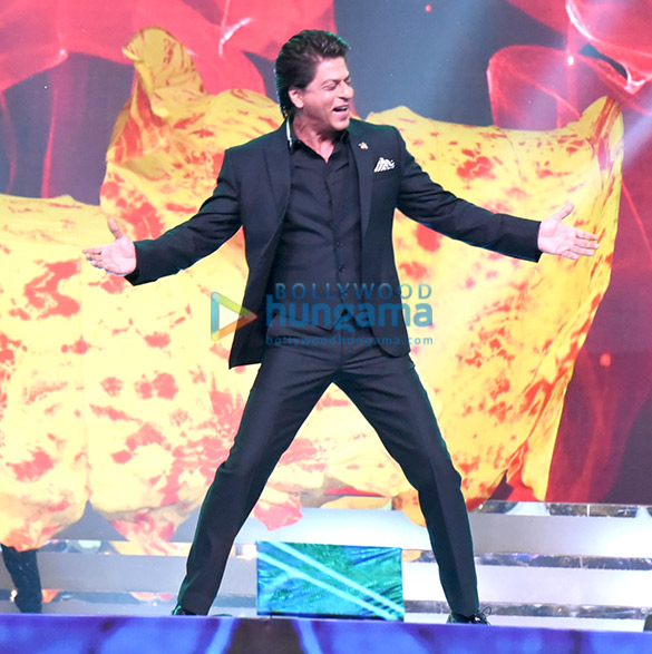 Aamir Khan, Shah Rukh Khan, Amitabh Bachchan, Deepika Padukone and others grace ‘Umang 2018′ Aamir Khan, Shah Rukh Khan, Amitabh Bachchan, Deepika Padukone and others grace ‘Umang 2018′