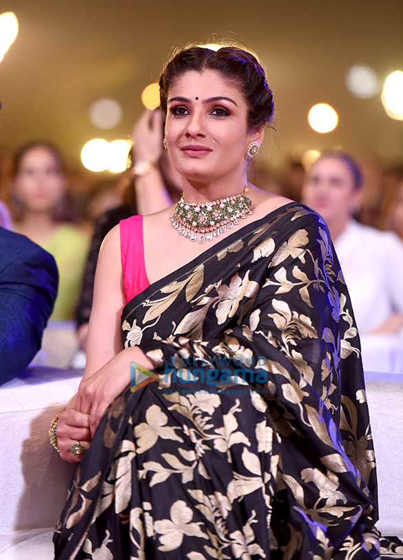 aamir shah rukh amitabh deepika grace umang 2018 34