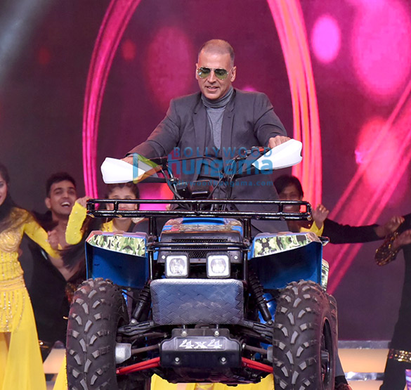 aamir shah rukh amitabh deepika grace umang 2018 4