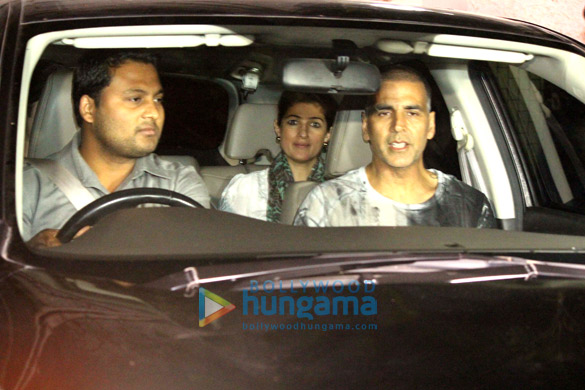 akshay kumar twinkle khanna and r balki spotted at sunny super sound in juhu 5