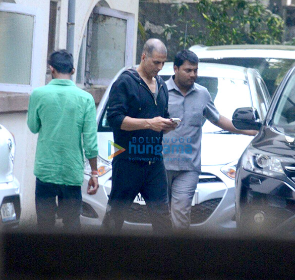 akshay kumar snapped at juhu 3