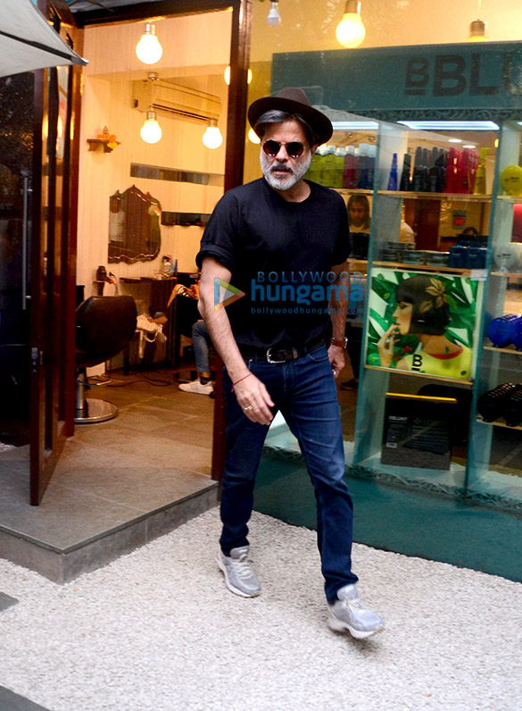 anil kapoor spotted at bblunt in bandra 5