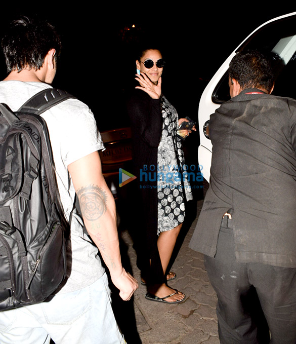 Bipasha Basu and Karan Singh Grover spotted at Myrah Spa, Juhu Bipasha Basu and Karan Singh Grover spotted at Myrah Spa, Juhu