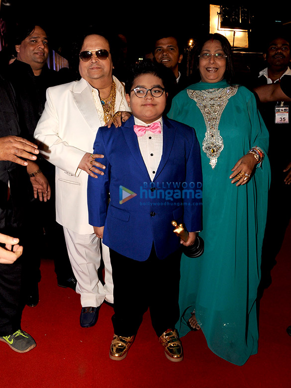 celebs grace the 10th mirchi music awards 9