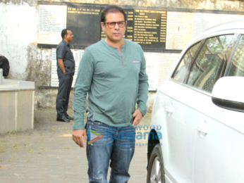 Celebs pay their final respect to Nikhil Dwivedi's father