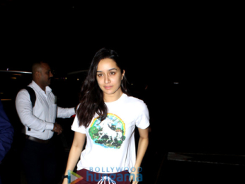 Deepika Padukone, Esha Gupta and others snapped at the airport