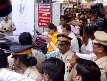 Deepika Padukone snapped visiting the Siddhivinayak temple