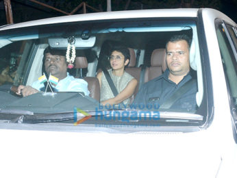 Deepika Padukone, Ranveer Singh, Alia Bhatt, Ranbir Kapoor, Kareena Kapoor Khan, Hrithik Roshan and others attend a bash at Shah Rukh Khan's house