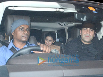 Deepika Padukone, Ranveer Singh, Alia Bhatt, Ranbir Kapoor, Kareena Kapoor Khan, Hrithik Roshan and others attend a bash at Shah Rukh Khan's house