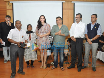 Dia Mirza snapped outside Hinduja Hospital