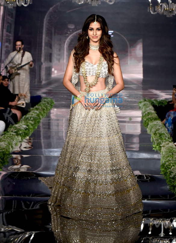 disha patani walks for jade at the wedding junction show 4