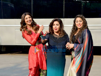 Farah Khan with Shilpa Shetty on the sets of Super Dancer 2