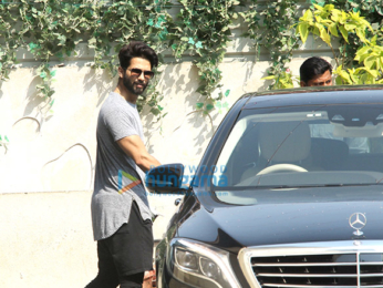 Fatima Sana Shaikh and Shahid Kapoor at the gym