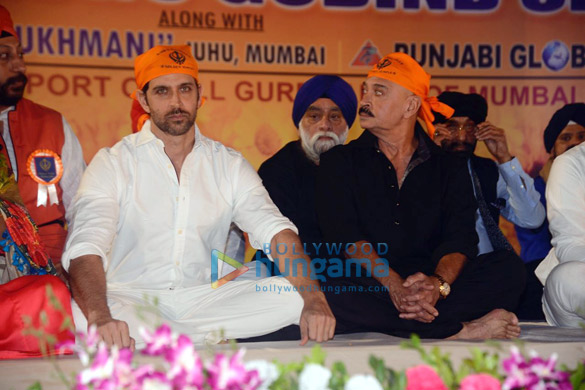 hrithik roshan and rakesh roshan grace a sikh community function 3