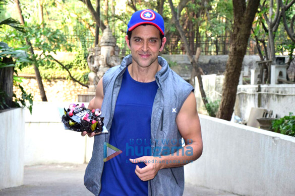 hrithik roshan celebrates his 43rd birthday with the media 1