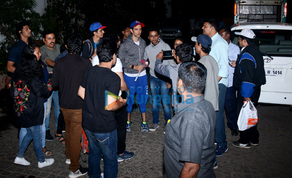 hrithik roshan meets his fans on his birthday 5