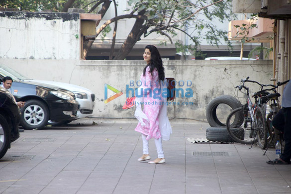 Janhvi Kapoor spotted outside the gym Janhvi Kapoor spotted outside the gym