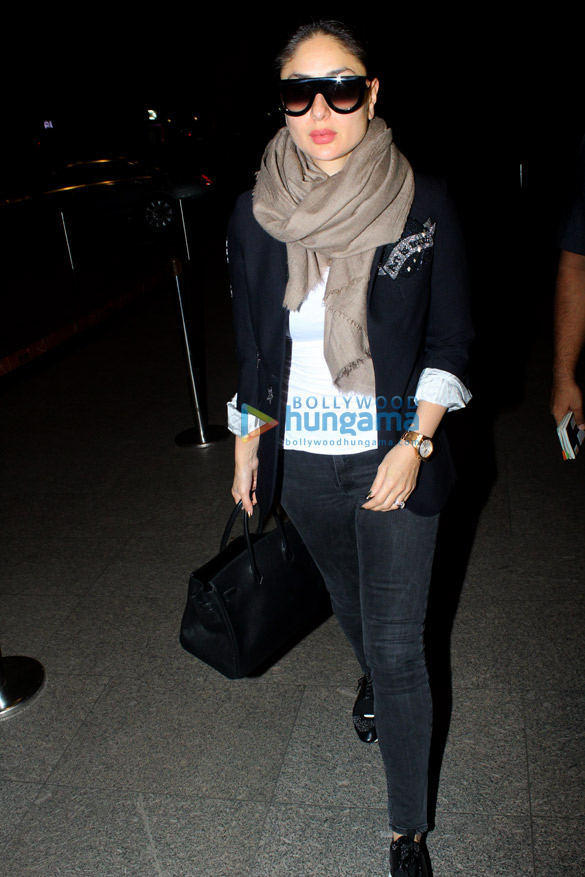 Kareena Kapoor Khan and Kartik Aaryan snapped at the airport Kareena Kapoor Khan and Kartik Aaryan snapped at the airport