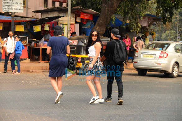 krishna shroff spotted with her boyfriend in bandra 6