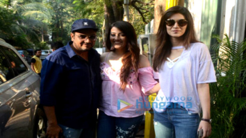 Kriti Sanon, Nupur Sanon and Mukesh Chabbra spotted at Silver Beach Cafe