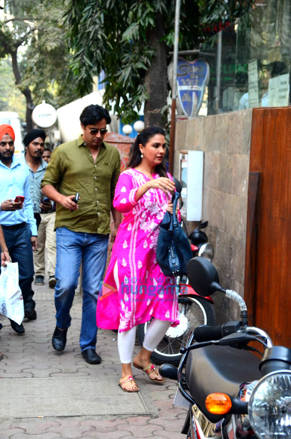 lara dutta snapped at indigo in bandra 1