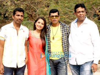 Mahesh Manjrekar, Siddharth Jadhav and others shoot for Marathi film 'Yetay Na Lagnala' at Filmcity