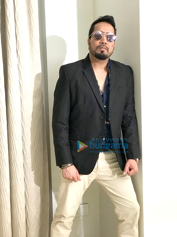 Mika Singh graces the press meet for the success of the song ‘Aaja Sohniye’ Mika Singh graces the press meet for the success of the song ‘Aaja Sohniye’