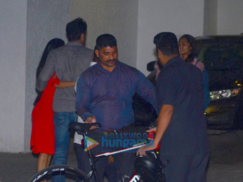 Ranbir Kapoor takes a ride on his cycle to home after movie shoot
