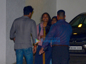 Ranbir Kapoor takes a ride on his cycle to home after movie shoot