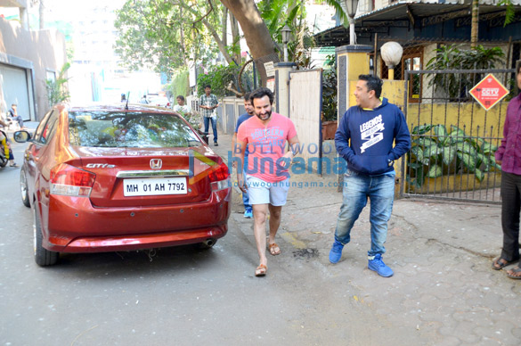 saif ali khan spotted in bandra 5