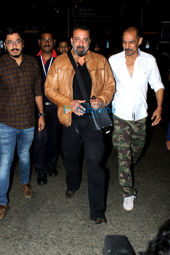 sanjay dutt suniel shetty and others snapped at the airport 1