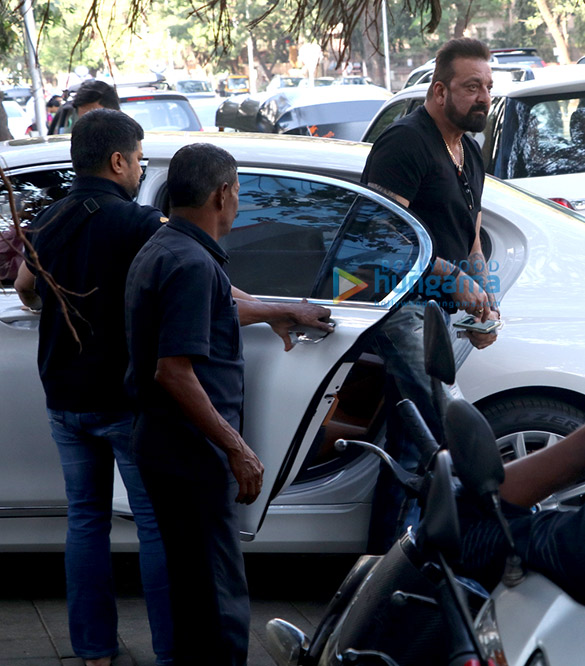 sanjay dutt spotted at vishesh films in khar 2