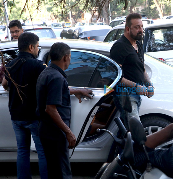 sanjay dutt spotted at vishesh films in khar 3