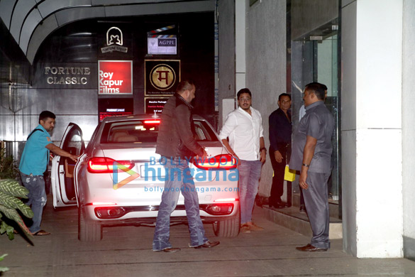 sanjay dutt spotted with his new car 3