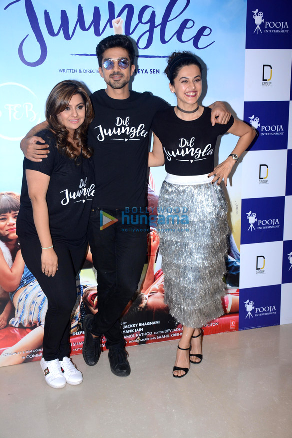 saqib saleem taapsee pannu at the trailer launch of dil juunglee 5