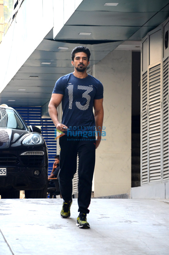saqib saleem snapped outside his gym 2