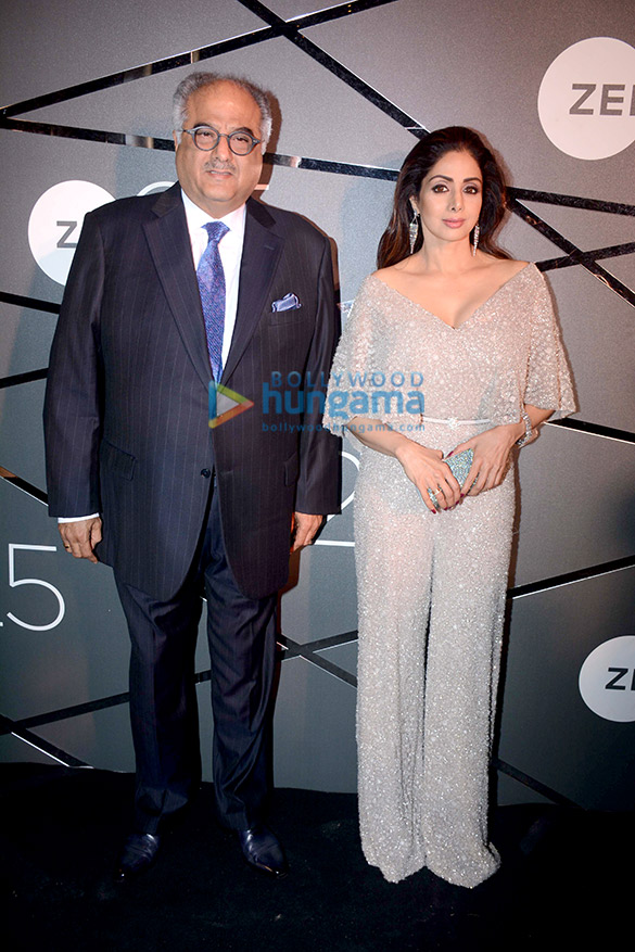 shah rukh khan akshay kumar deepika padukone and others attend a bash held to celebrate 25 years of zee network 7