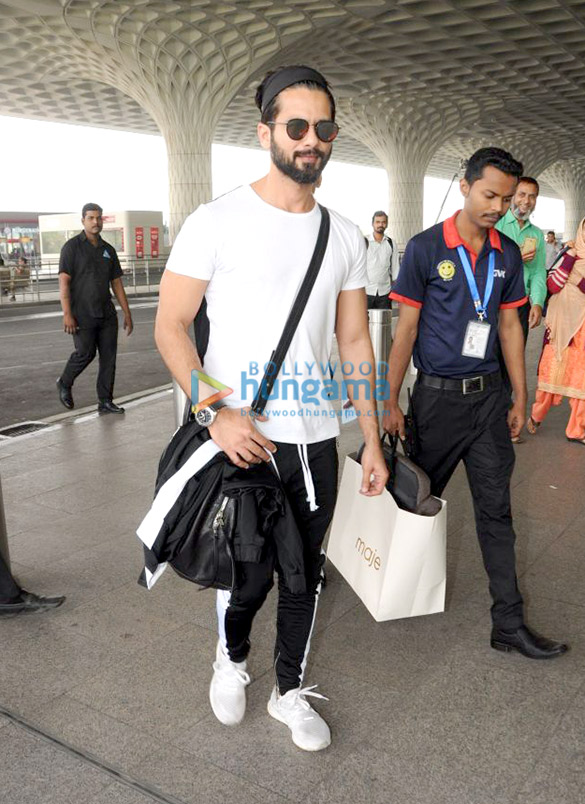shahid kapoor soha ali khan pooja chopra and others spotted at the airport 1
