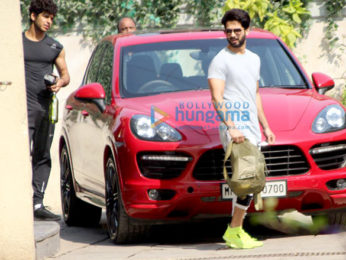 Shahid Kapoor and Ishaan Khatter snapped at the gym