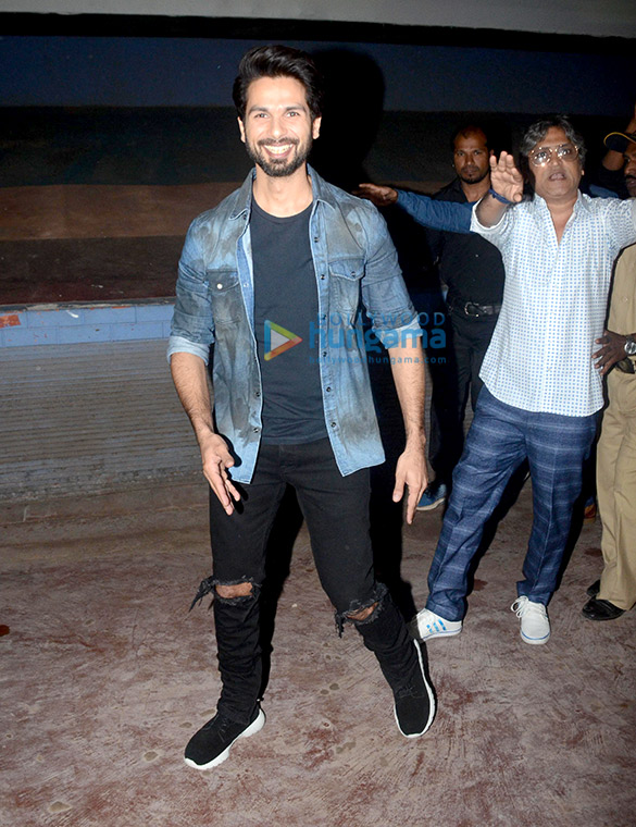 Shahid Kapoor spotted at Chandan Cinema in Juhu Shahid Kapoor spotted at Chandan Cinema in Juhu