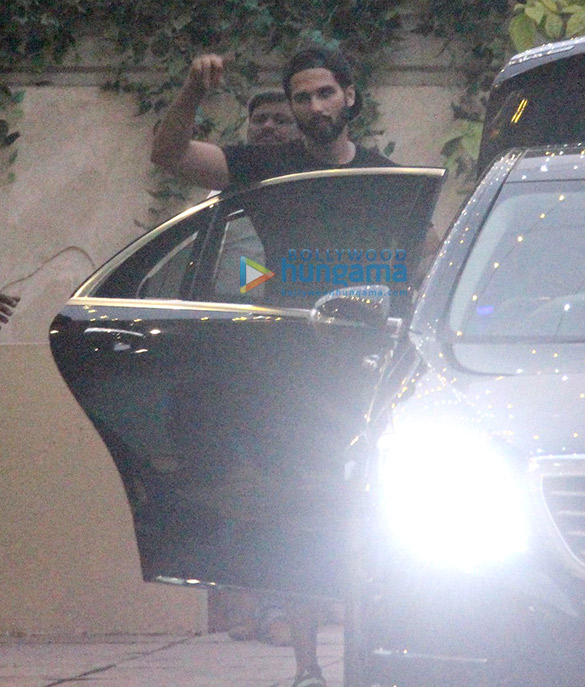 shahid kapoor spotted outside the gym 6