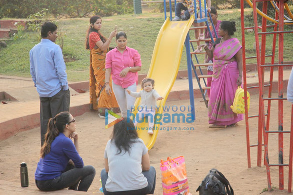 shahid kapoors wife mira rajput snapped with their daughter misha at joggets park in bandra 2