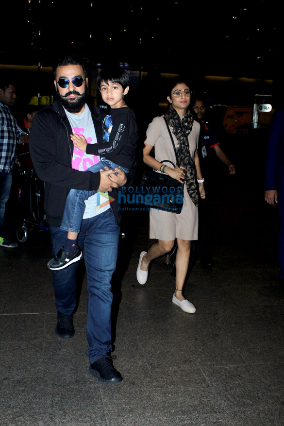 shilpa shetty and family snapped at the airport 2