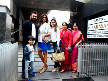Shilpa Shetty and family spotted in Bandra for lunch