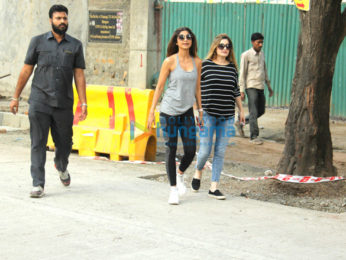 Shilpa Shetty snapped at Juhu
