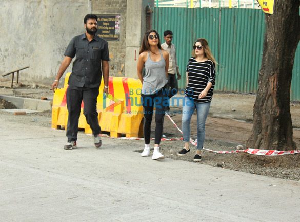 shilpa shetty snapped at juhu 5