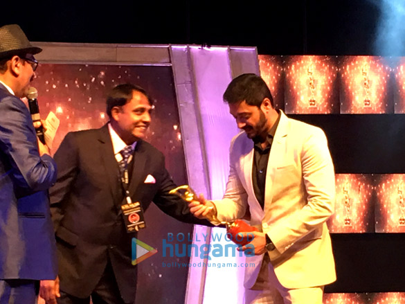 shreyas talpade wins the best debut director award for poster boys at kalakar awards in kolkata 5